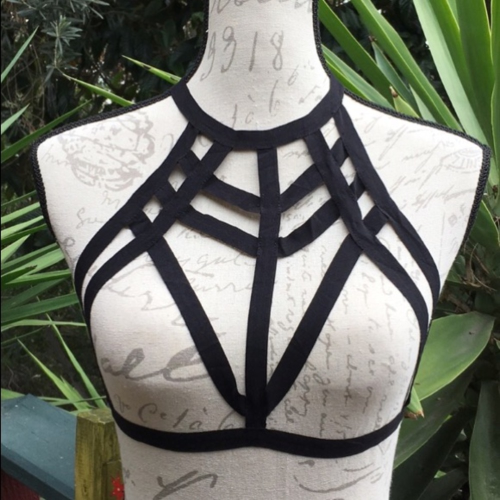 New! Black Halter Strap Cage Bra - Picture 4 of 10